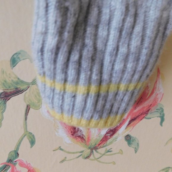 🐻 Vintage Yellow Gray Ruffle Cardigan 🌳🍃 - Picture 8 of 9